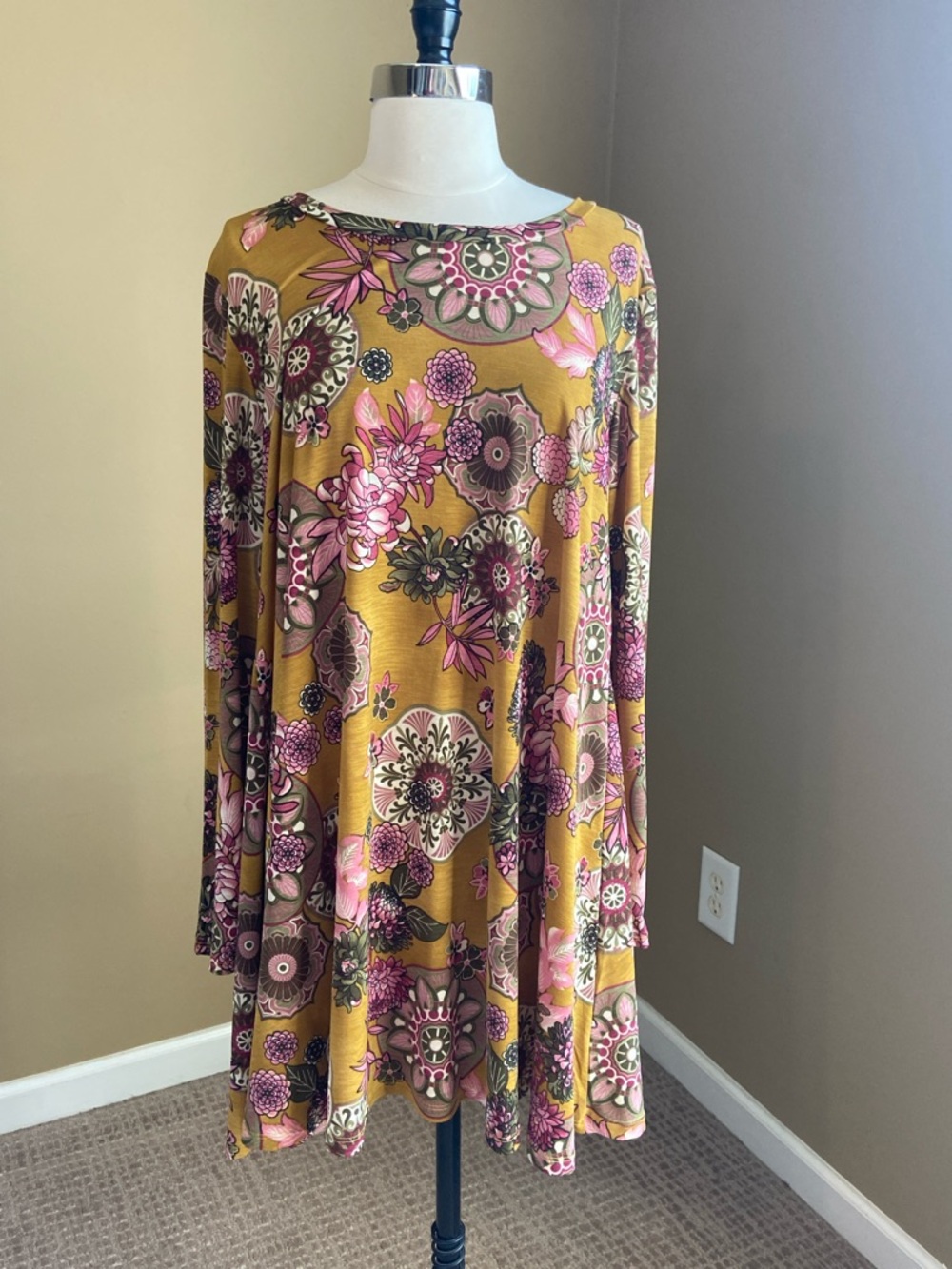 Boho Mustard Floral Swing Dress, Size Large, Music, Festivals,‎ Made in USA